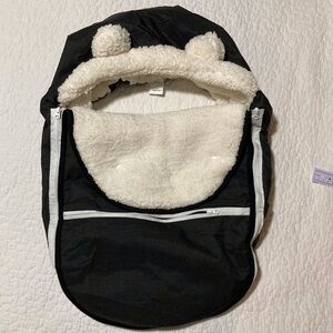 Caruili Stroller Cover in Cozy White Fleece & Waterproof Black Fabric